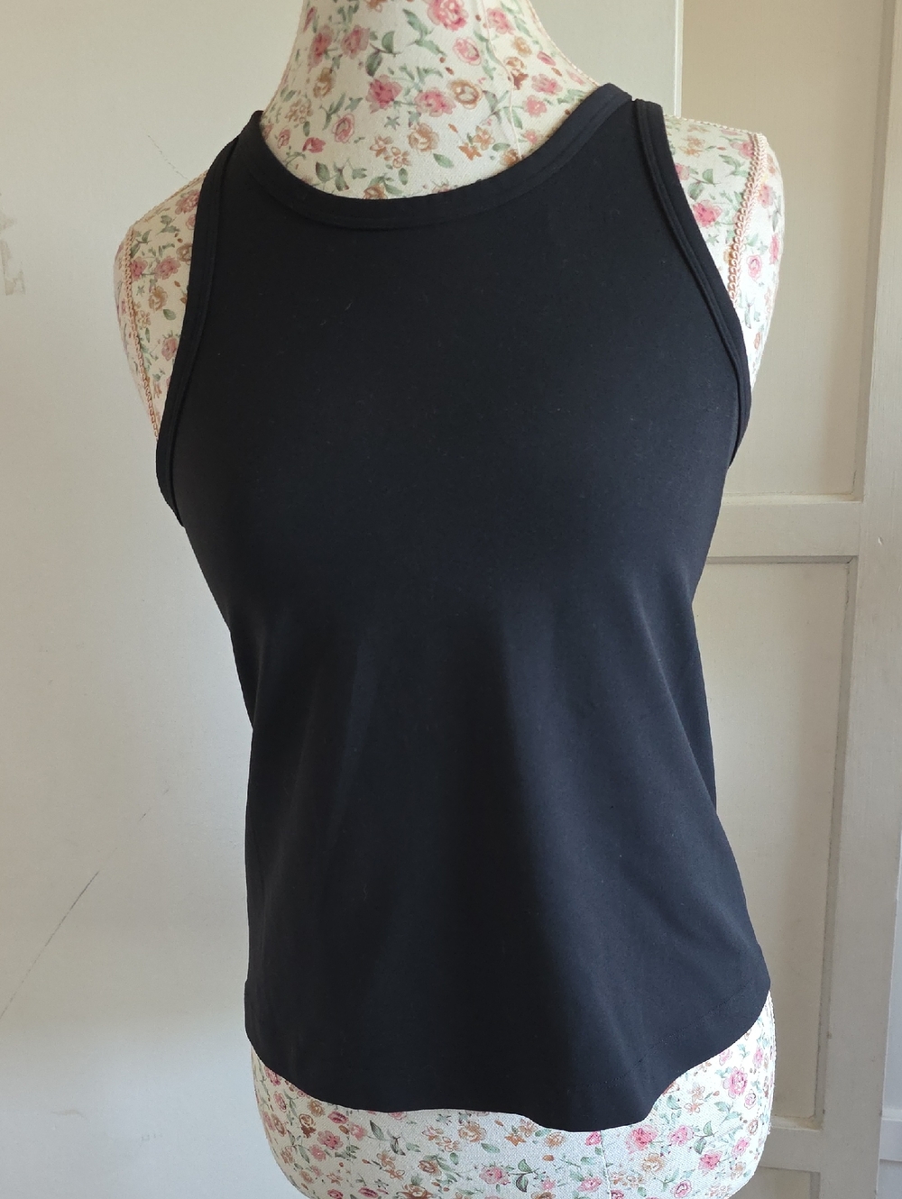 Lululemon Classic Black Women's Tank Top